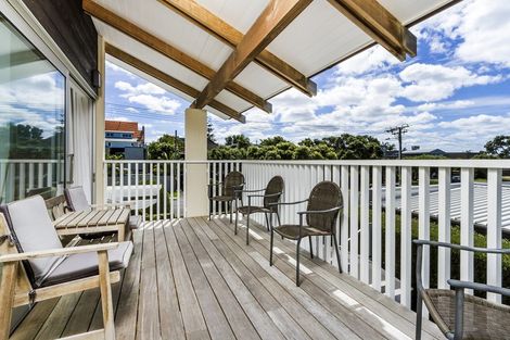 Photo of property in 19 Muritai Road, Milford, Auckland, 0620