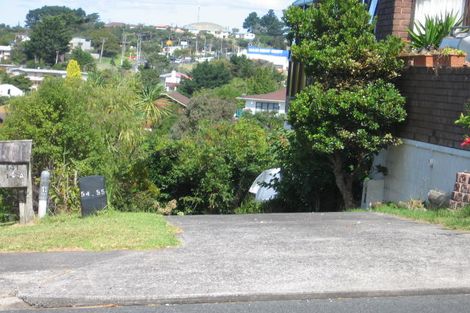 Photo of property in 2/141 Oaktree Avenue, Browns Bay, Auckland, 0630