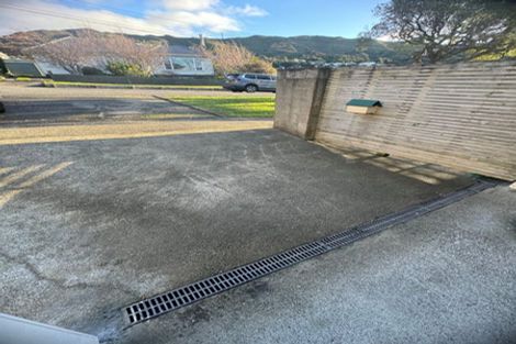 Photo of property in 2 Sim Street, Johnsonville, Wellington, 6037
