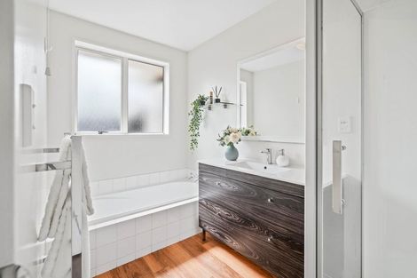 Photo of property in 22 Newnham Terrace, Upper Riccarton, Christchurch, 8041