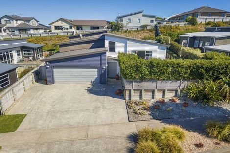 Photo of property in 36 Tongariro Drive, Aotea, Porirua, 5024