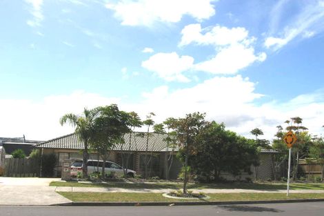 Photo of property in 104 Bluebird Crescent, Unsworth Heights, Auckland, 0632