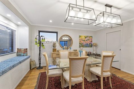 Photo of property in 24 Tiri Road, Milford, Auckland, 0620