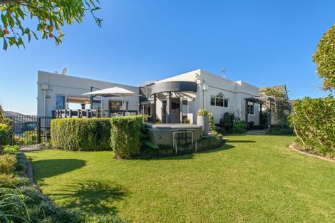 Photo of property in 5 Downing Place, Welcome Bay, Tauranga, 3112