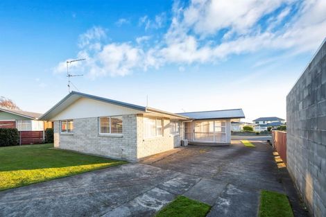 Photo of property in 10 Davidson Street, Hawera, 4610