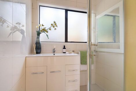 Photo of property in 2/31 Rangeview Road, Sunnyvale, Auckland, 0612