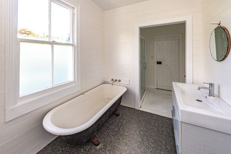 Photo of property in 26 Hussey Street, Waverley, 4510