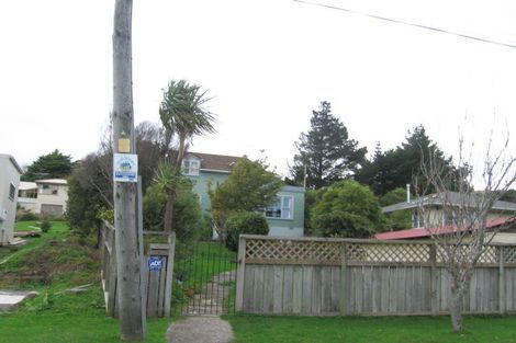 Photo of property in 6 Ranui Terrace, Tawa, Wellington, 5028