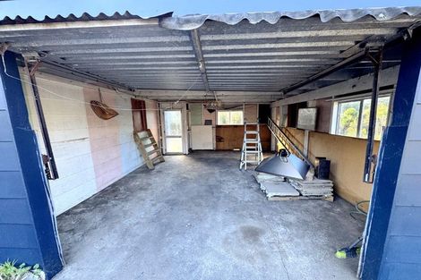 Photo of property in 38 Chislehurst Street, Henderson, Auckland, 0612