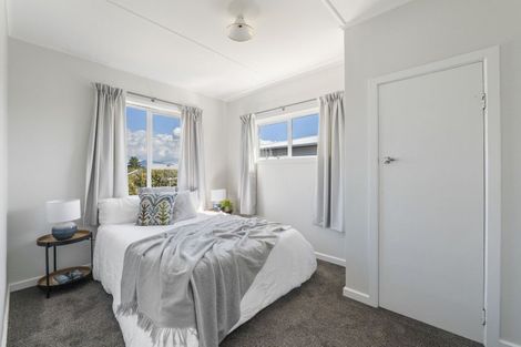 Photo of property in 94 Omata Road, Marfell, New Plymouth, 4310