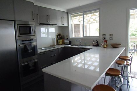 Photo of property in 46 Albatross Road, Red Beach, 0932