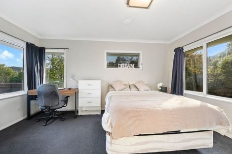 Photo of property in 343 Stokes Valley Road, Stokes Valley, Lower Hutt, 5019