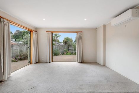 Photo of property in 12 Red Hibiscus Road, Stanmore Bay, Whangaparaoa, 0932