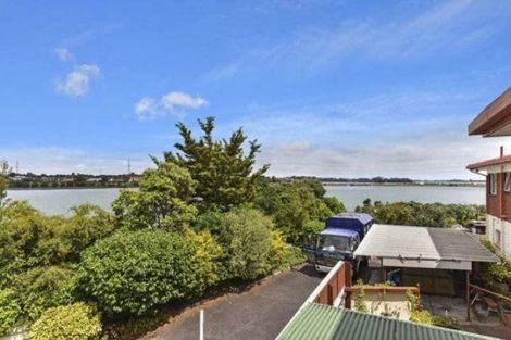 Photo of property in 2 Shepherds Road, Papakura, 2110