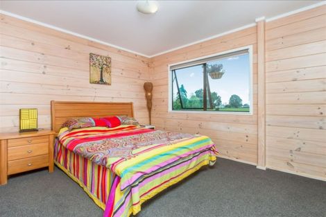 Photo of property in 1/27 St Leonards Road, Kelston, Auckland, 0602