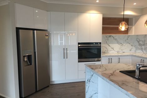 Photo of property in 9 Grove Way, Riverhead, 0820