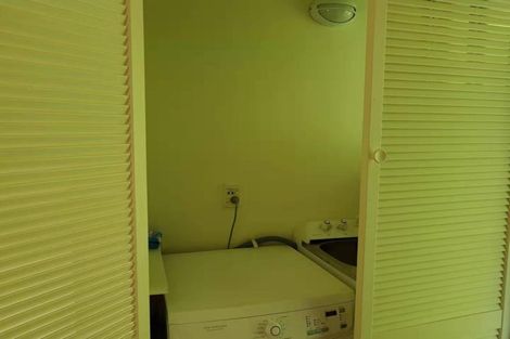 Photo of property in 1/2b Queensway, Three Kings, Auckland, 1024