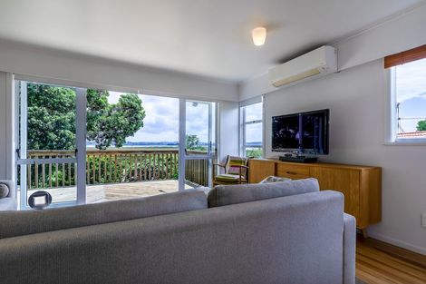 Photo of property in 40 Gill Avenue, Te Atatu Peninsula, Auckland, 0610