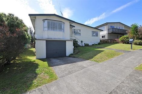 Photo of property in 15 Westhaven Drive, Tawa, Wellington, 5028