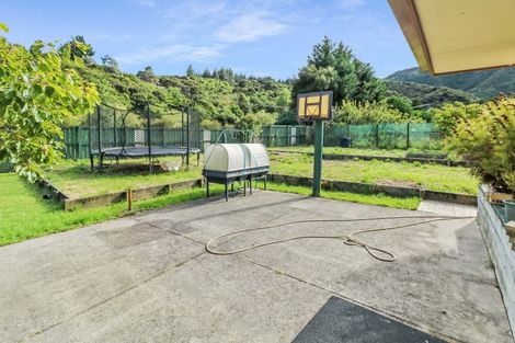 Photo of property in 30 Pencarrow Crescent, Wainuiomata, Lower Hutt, 5014
