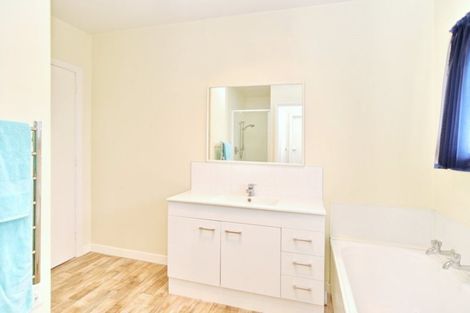 Photo of property in 1 Chilton Drive, Mairehau, Christchurch, 8052