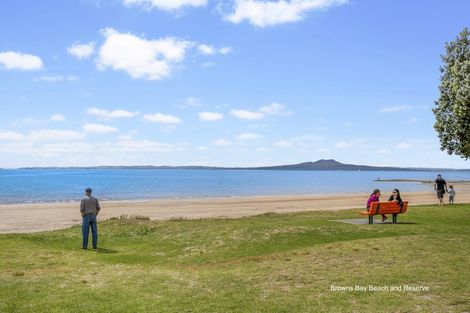 Photo of property in Esplanade Apartments, 8/16 Beach Front Lane, Browns Bay, Auckland, 0630