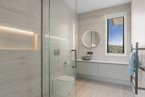 Photo of property in 5 Waipuia Place, Greenhithe, Auckland, 0632