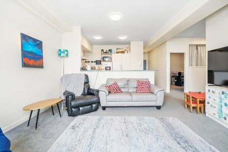 Photo of property in 17 Kent Terrace - Kent Apartments, 5c/16 Kent Terrace, Mount Victoria, Wellington, 6011