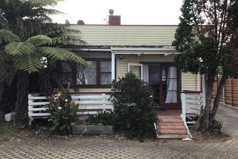 Photo of property in 13 Akarana Avenue, Mount Roskill, Auckland, 1041