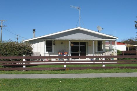 Photo of property in 63 Koputara Road, Himatangi Beach, Foxton, 4891