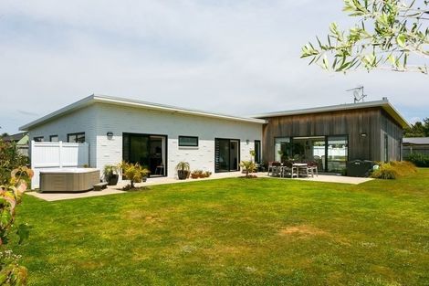 Photo of property in 9 Keene Drive, Bell Block, New Plymouth, 4312