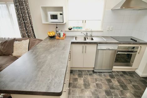 Photo of property in 16 Rata Street, Roslyn, Palmerston North, 4414