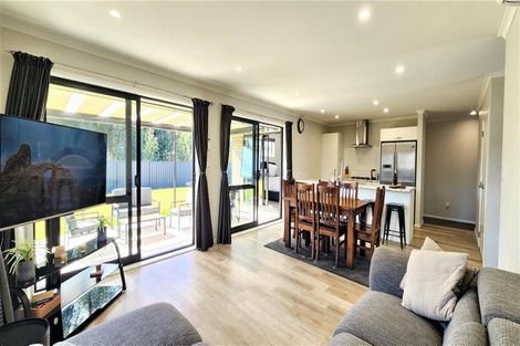 Photo of property in 2 Bibby Street, Waipawa, 4210