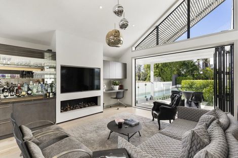 Photo of property in 5 Salisbury Street, Herne Bay, Auckland, 1011