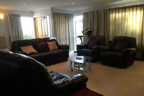 Photo of property in 10 Archibald Road, Kelston, Auckland, 0602