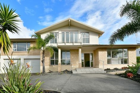 Photo of property in 52 Grovenor Drive, Orewa, 0931