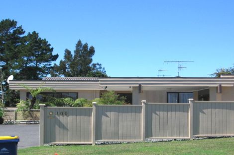Photo of property in 100 Arran Road, Browns Bay, Auckland, 0630