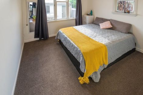 Photo of property in 28a Kelvin Road, Papakura, 2110