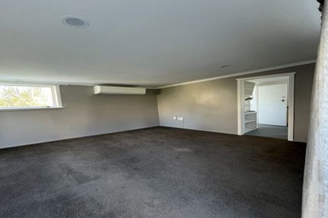 Photo of property in 3 Scott Street, Moturoa, New Plymouth, 4310