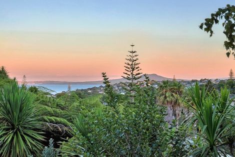 Photo of property in 16a Honeysuckle Lane, Mairangi Bay, Auckland, 0630