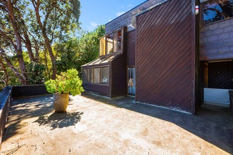 Photo of property in 11a Taumaru Avenue, Lowry Bay, Lower Hutt, 5013