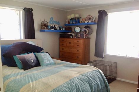 Photo of property in 42 Richmond Street, Waitara, 4320