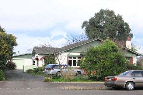 Photo of property in 4 Beresford Street, Takaro, Palmerston North, 4410