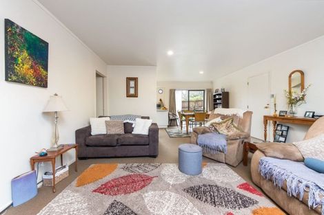 Photo of property in 1/111 Sturges Road, Henderson, Auckland, 0612