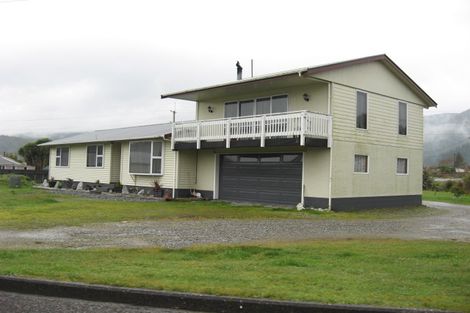 Photo of property in 19 Matai Street, Dobson, Greymouth, 7805