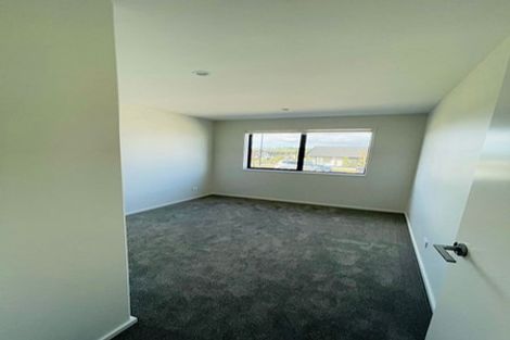 Photo of property in 31 Siren Street, Wainui, 0932