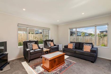 Photo of property in 6 Papahou Lane, Papatoetoe, Auckland, 2025