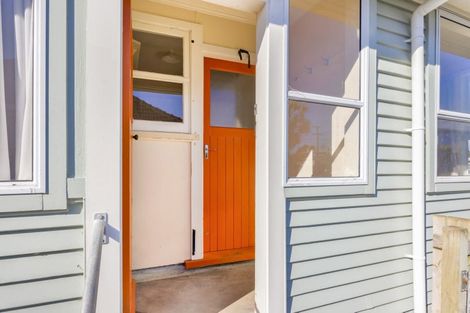 Photo of property in 78 Omata Road, Marfell, New Plymouth, 4310
