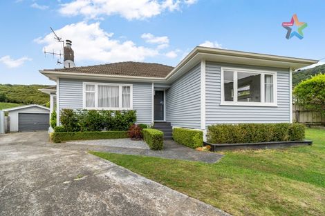 Photo of property in 35 Lees Grove, Wainuiomata, Lower Hutt, 5014