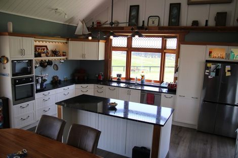 Photo of property in 323 Karioitahi Road, Karioitahi, Waiuku, 2683